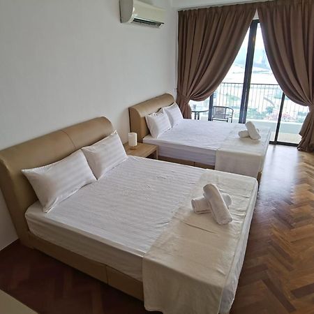 Landmark Stunning High Floor Coast View Studio #Netflix #Fast Wifi Tanjung Tokong Екстериор снимка