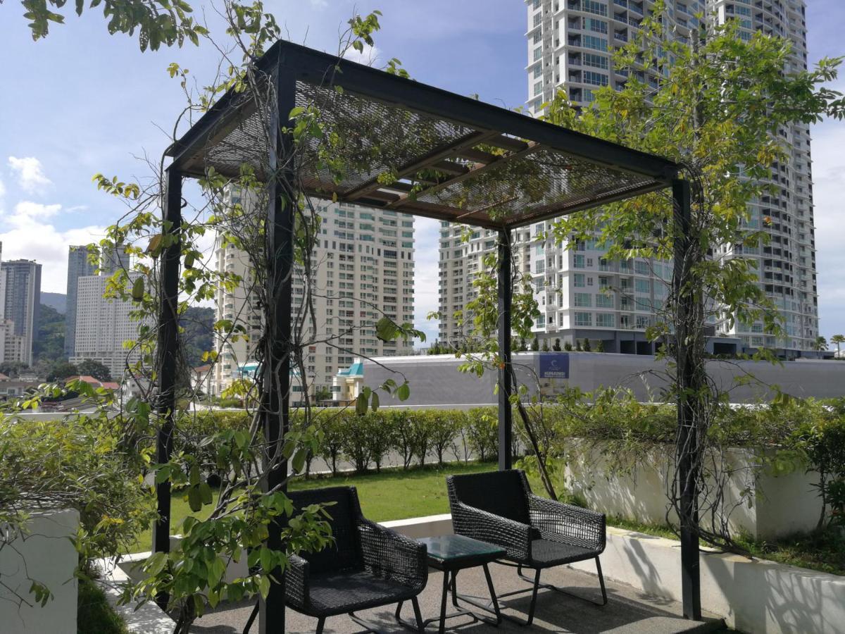 Landmark Stunning High Floor Coast View Studio #Netflix #Fast Wifi Tanjung Tokong Екстериор снимка
