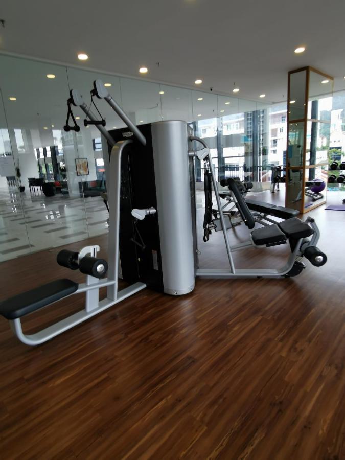 Landmark Stunning High Floor Coast View Studio #Netflix #Fast Wifi Tanjung Tokong Екстериор снимка