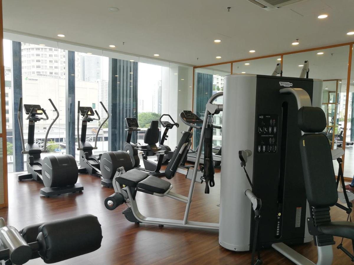 Landmark Stunning High Floor Coast View Studio #Netflix #Fast Wifi Tanjung Tokong Екстериор снимка